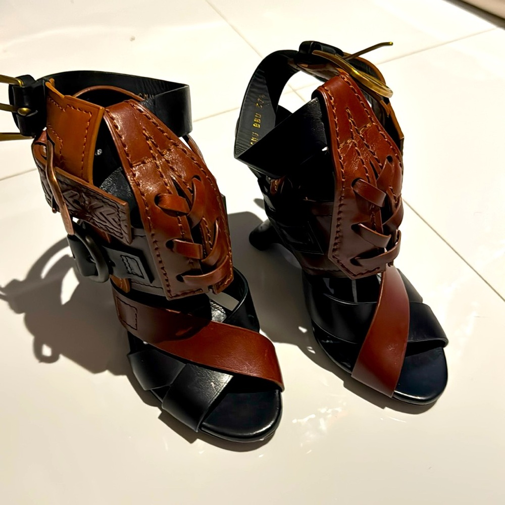 NWT Tom Ford gladiator wedge pumps strapping brown black leather buckle